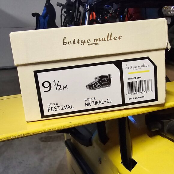 bettye muller sandals festival style - Picture 1 of 2
